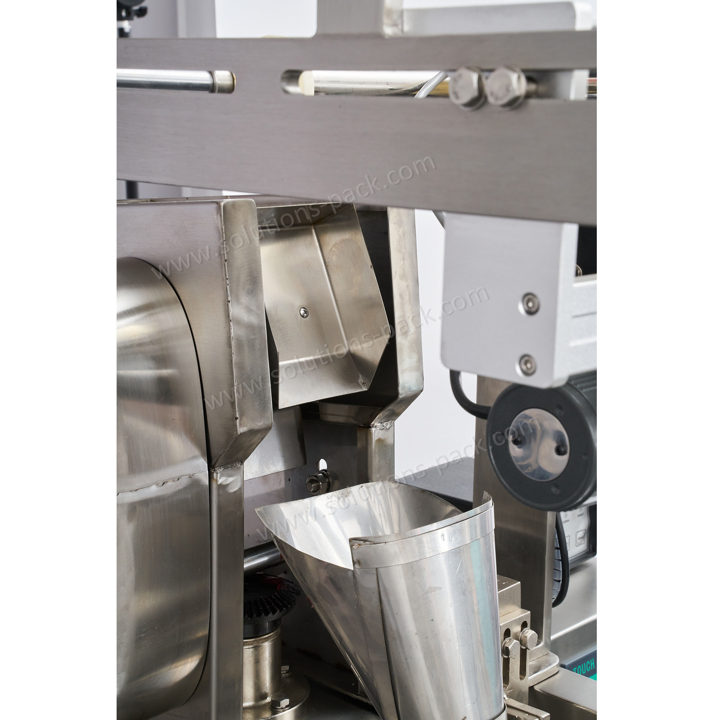 Semi-automatic Packing Machine With Chain-type Bucket